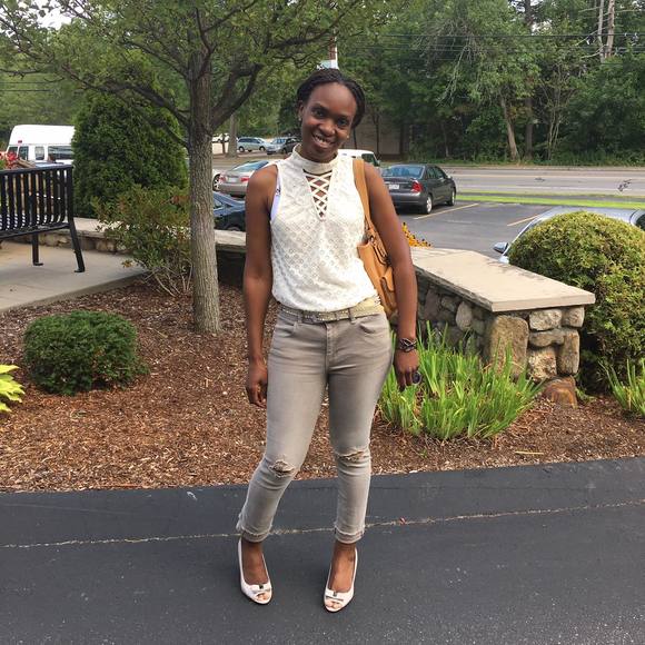 Meet your Posher, Rebecca - Picture 2 of 4